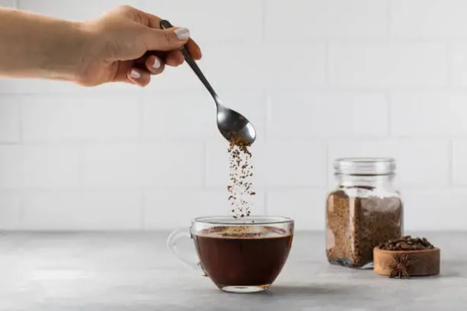 El café tiene pigmentos que pueden teñir el cabello de manera temporal. Foto: Unsplash