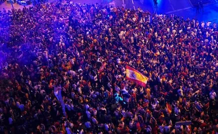Derrumbe de una fuente deja un muerto en España; celebraciones del Mundial terminan en tragedia