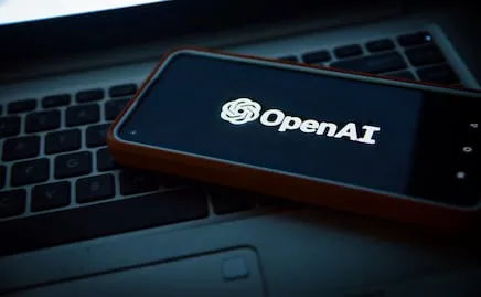 EU levanta restricciones a Anthropic sobre modelos de IA; la tecnológica permitirá acceso a todo el mundo a sus ejemplares más potentes