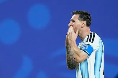 (FOTOS) Cabizbajo y llorando: Así se despidió Messi del Mundial 2026 tras caer ante España