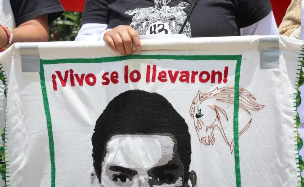 Padres y madres de los 43 estudiantes de Ayotzinapa a casi 12 años de la desaparición de los jóvenes. Foto: Luis Camacho / EL UNIVERSAL