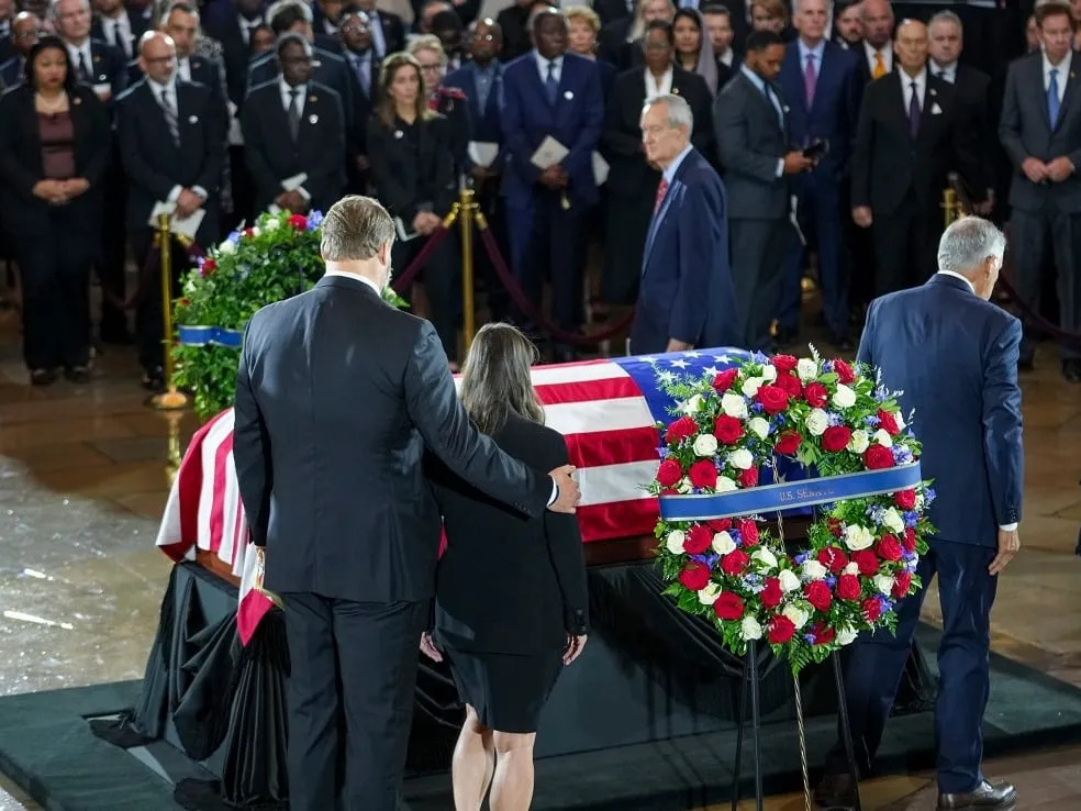 Homenajean al senador Lindsey Graham, antes de su funeral; "era capaz de unir a la gente", destaca Trump