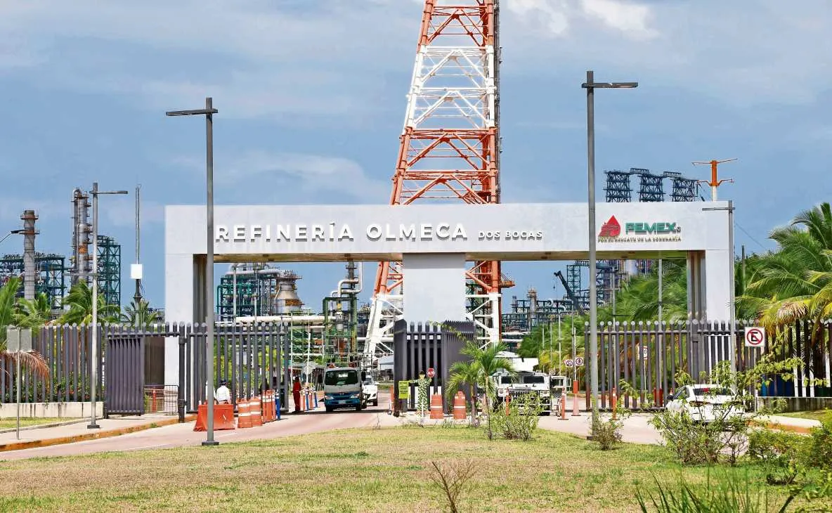 Inyectan 11 mil 900 mdp en Dos Bocas y cae refinación