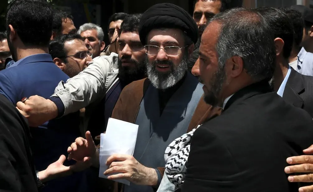 Mojtaba Jamenei, hijo del difunto ayatolá de Irán Ali Jamenei (centro), durante la celebración anual del Quds, o Día de Jerusalén, en Teherán, Irán, el 31 de mayo de 2019.  (08/03/26) Foto: AFP