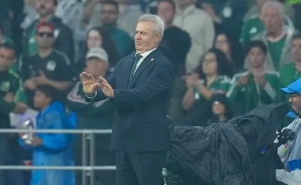 Javier Aguirre se despide con lágrimas de Selección Mexicana y cede batuta con orgullo a Rafa Márquez