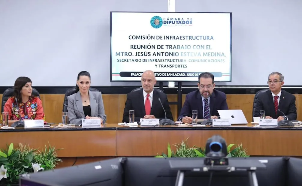 Jesús Esteva en reunión de trabajo con la Comisión de Infraestructura de la Cámara de Diputados (07/07/2026). Foto: Especial