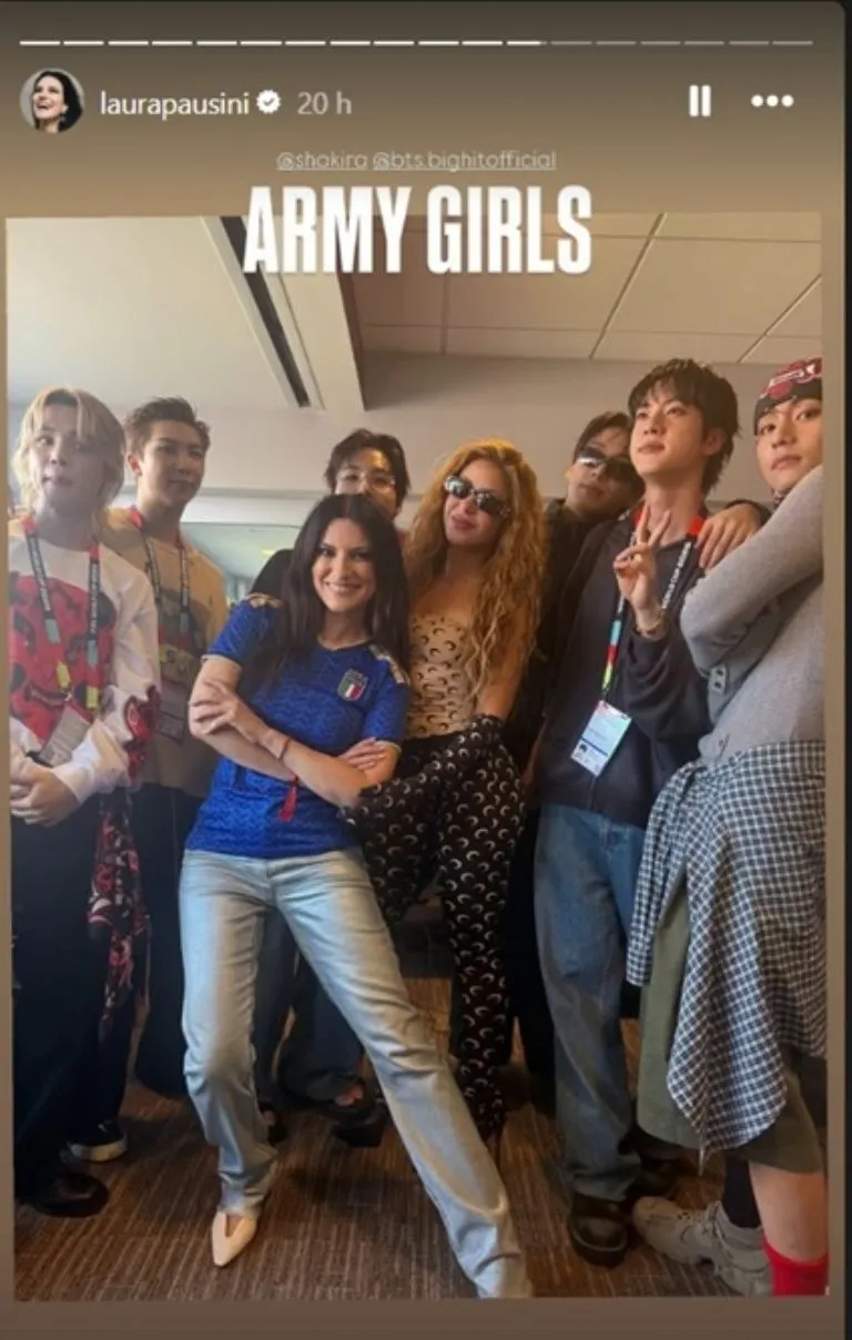 Laura Pausini desata euforia por foto con BTS y Shakira tras compartir actuación en la Final del Mundial