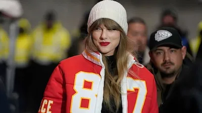 ‘Lloraron y se abrazaron’: Así fue la boda de Taylor Swift y Travis Kelce oficiada por Adam Sandler