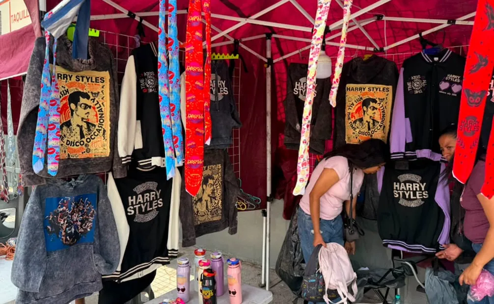 Mercancía de Harry Styles en el Estadio GNP: precios, dónde comprarla y qué productos encontrarás