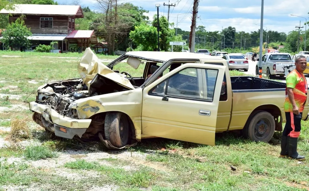 Niño atropella con una camioneta a varios monjes en Tailandia; hay 9 muertos y 20 heridos