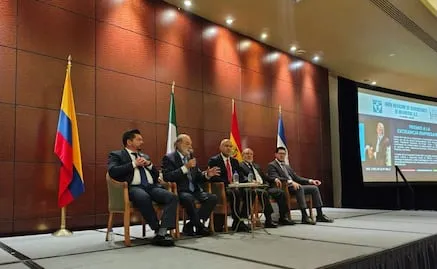 Slim llama a impulsar la sustitución de importaciones; advierte que México debe ajustarse al nuevo escenario del T-MEC