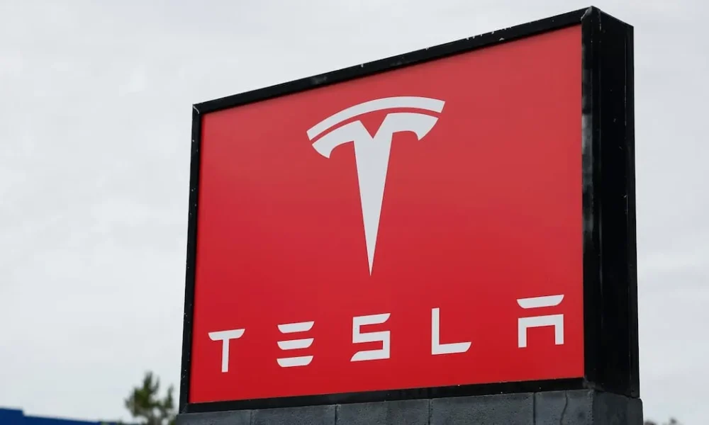 Problemas del hombre más rico del mundo: Acciones de Tesla tuvieron su peor caída en un año