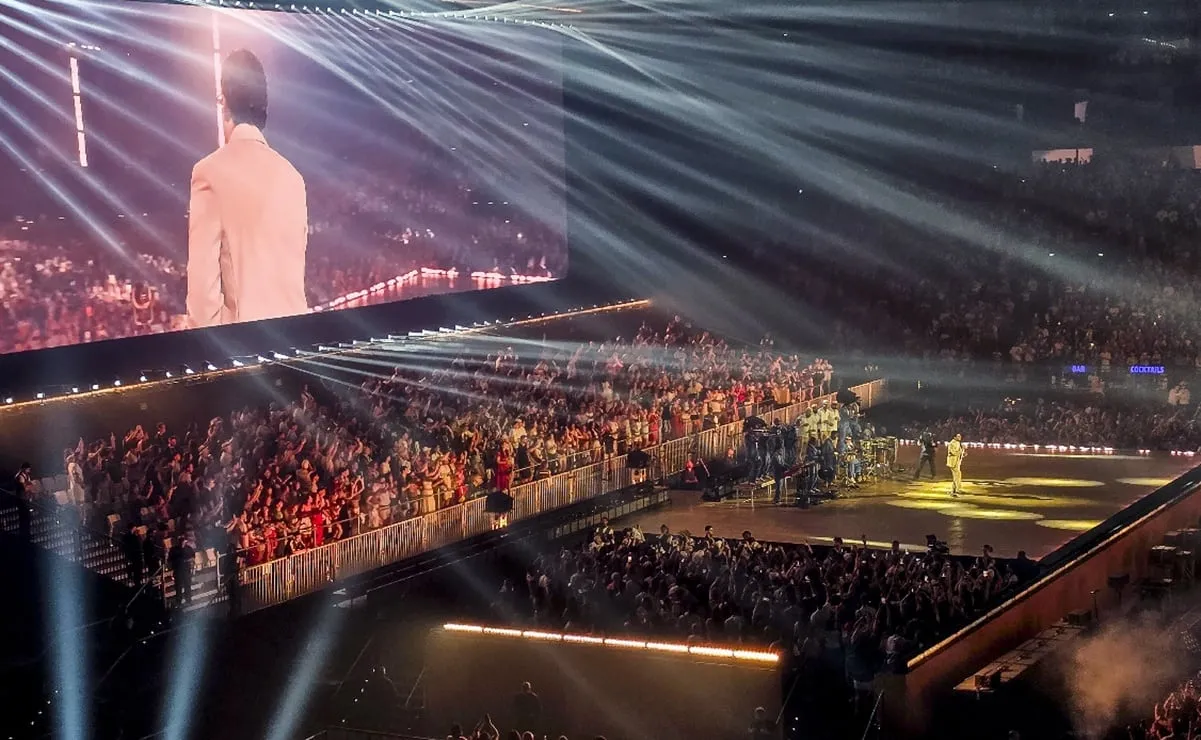 ¡Que se sienta París!: Bad Bunny transforma el Plenitude Arena en una fiesta caribeña