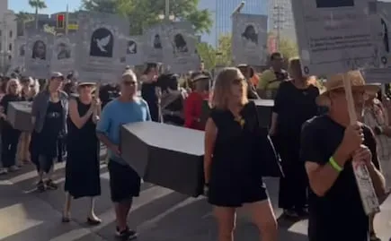 Sube a 29 cifra de heridos tras atropello en desfile del Orgullo en Berlín; sospechoso del "atentado islamista" sigue prófugo