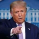 Trump critica, otra vez, política migratoria de Europa; advierte sobre el peligro de "acoger delincuentes del Tercer Mundo"