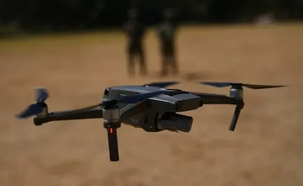 Trump anuncia aranceles de hasta 100% a drones importados; la industria es dominada por China