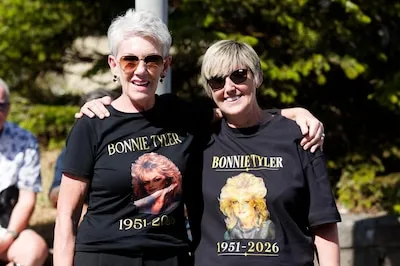 Dan el último adiós a Bonnie Tyler: Así despiden a la cantante de ‘Total Eclipse of the Heart’ (FOTOS)