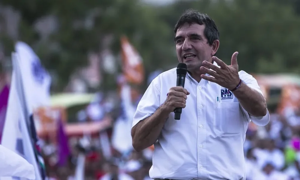‘Del desayuno a la gasolinera’: La ruta de Fausto ‘N’ con Héctor Melesio Cuen
