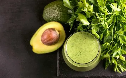 Aguacates, lechuga y jalapeños; la "ensalada" de productos mexicanos cuestionados y vetados por EU