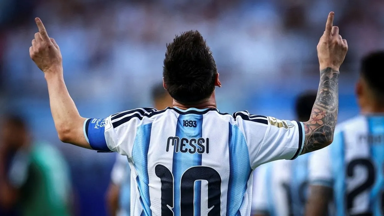 El mundo del futbol y del deporte externa sus condolencias con Leo Messi por la muerte de su padre