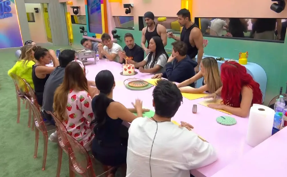 Karina Torres tiene un emotivo cumpleaños en "La casa de los famosos México"