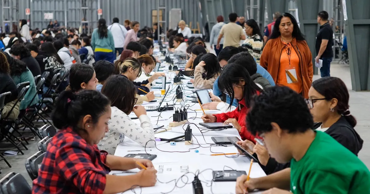 Los va a reprobar la vida: Detecta UNAM 22 intentos de trampa en examen de control en CDMX
