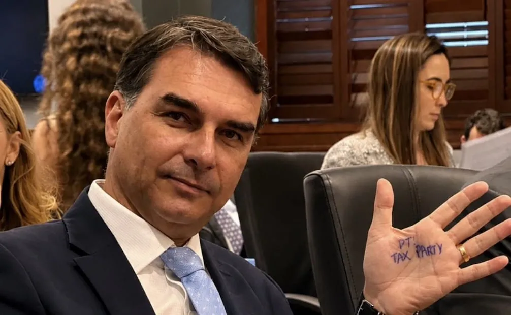 Flávio Bolsonaro, hijo de Jair Bolsonaro y precandidato a la presidencia brasileña. (22/07/26) Foto: X @FlavioBolsonaro