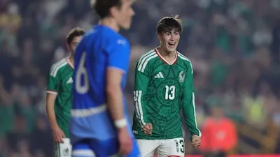 ‘Mete gol y regresa a hacer su tarea’: ¿Qué estudia la ‘Hormiga’ González, mexicano ‘codiciado’ en Europa