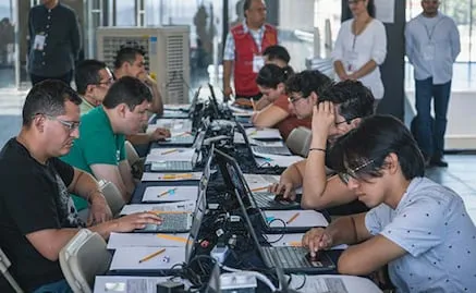 Morena: PRI y PAN buscan afuera la fuerza