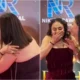 Nikita Rawal y el beso no consensuado que recibió de una fan que está dando vuelta al mundo