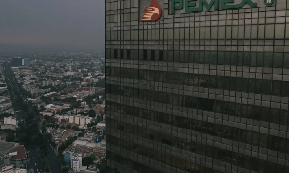 Pemex y Petrobras buscan petróleo en rocas de la era de los dinosaurios: ‘Riesgo ambiental es enorme’
