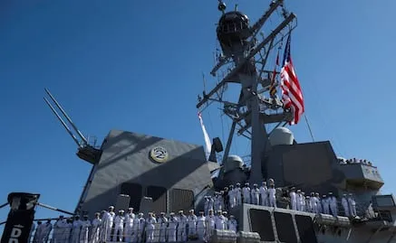 Portaaviones más grande del mundo vuelve a EU tras apoyar en Venezuela y la guerra en Irán; el Gerald R. Ford pasó 11 meses fuera