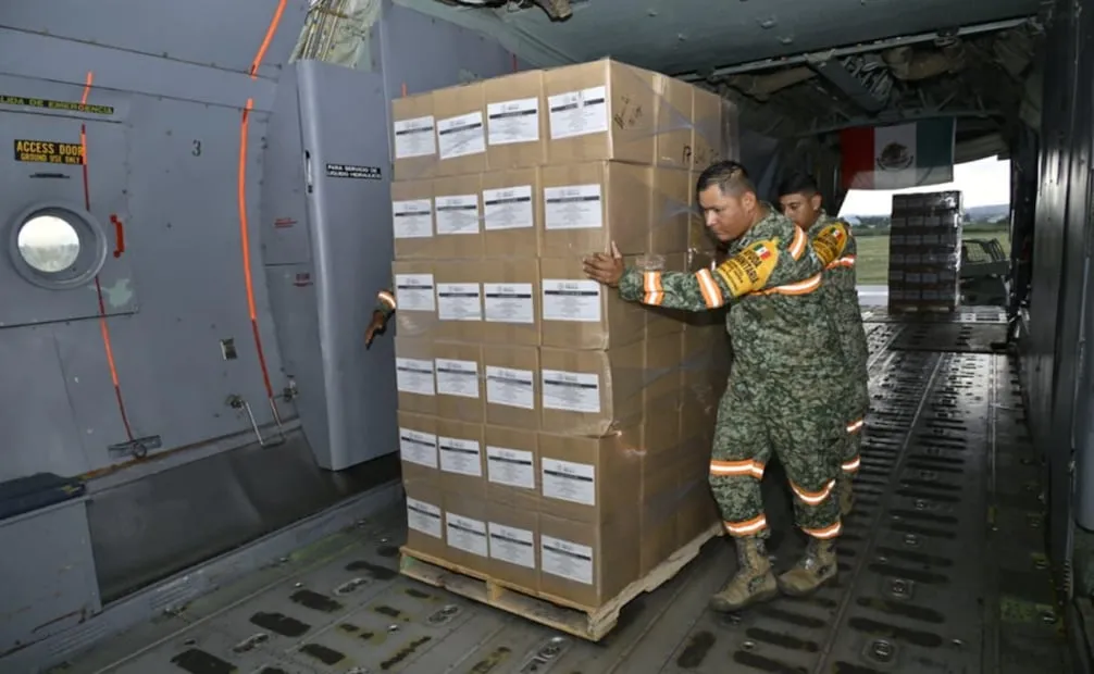 Ayuda humanitaria enviada desde México para Colombia, tras el sismo magnitud 7.4  ocurrido el pasado 10 de agosto. Foto: cortesía Secretaría de Relaciones Exteriores y Secretaría de la Defensa Nacional