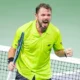 Stan Wawrinka vence al campeón defensor del Cancun Country Open y se instala en segunda ronda
