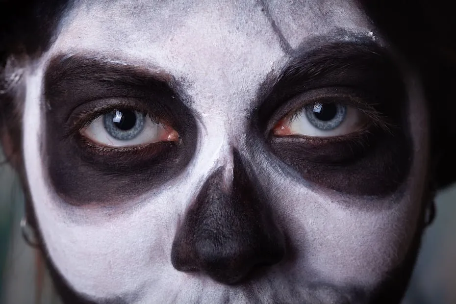 El maquillaje de Halloween puede convertirse en el detalle que marque la diferencia entre un disfraz común y uno inolvidable. Foto: Pexels