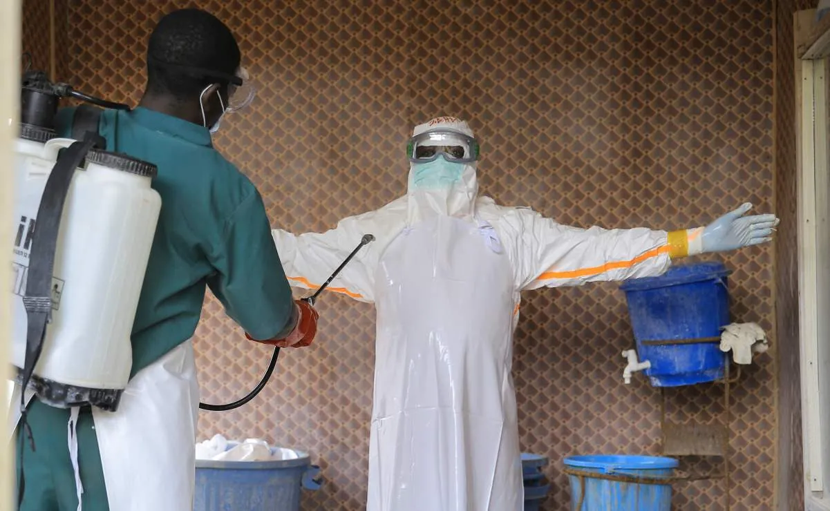 África enfrenta un brote de ébola "más complejo" tras llegada del virus a Nigeria: OMS; el país confirma su primer caso importado