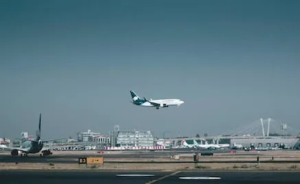 Demanda de vuelos disminuye 0.5% en septiembre a nivel mundial, reporta la IATA; la de viajes domésticos cayó 2.2%