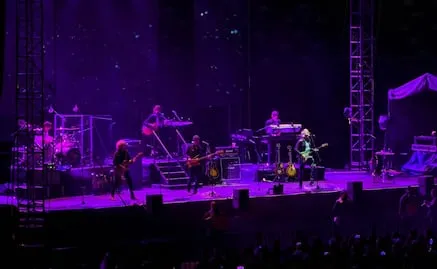 Angélica María y Enrique Guzmán reviven su historia de amor y rock and roll; su despedida tendrá una nueva fecha