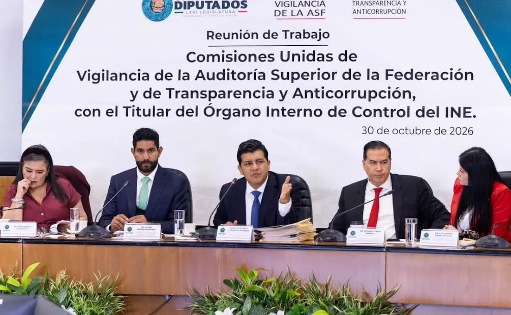 Titular del Órgano Interno de Control (OIC) del INE, Víctor Hugo Carvente Contreras (30/10/2026). Foto: Hugo Salvador / EL UNIVERSAL