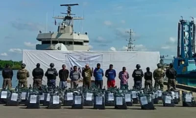 Aseguran flotilla de drones en El Rosario, Sinaloa; 48 aparatos fueron incautados junto a cartuchos y uniformes tácticos