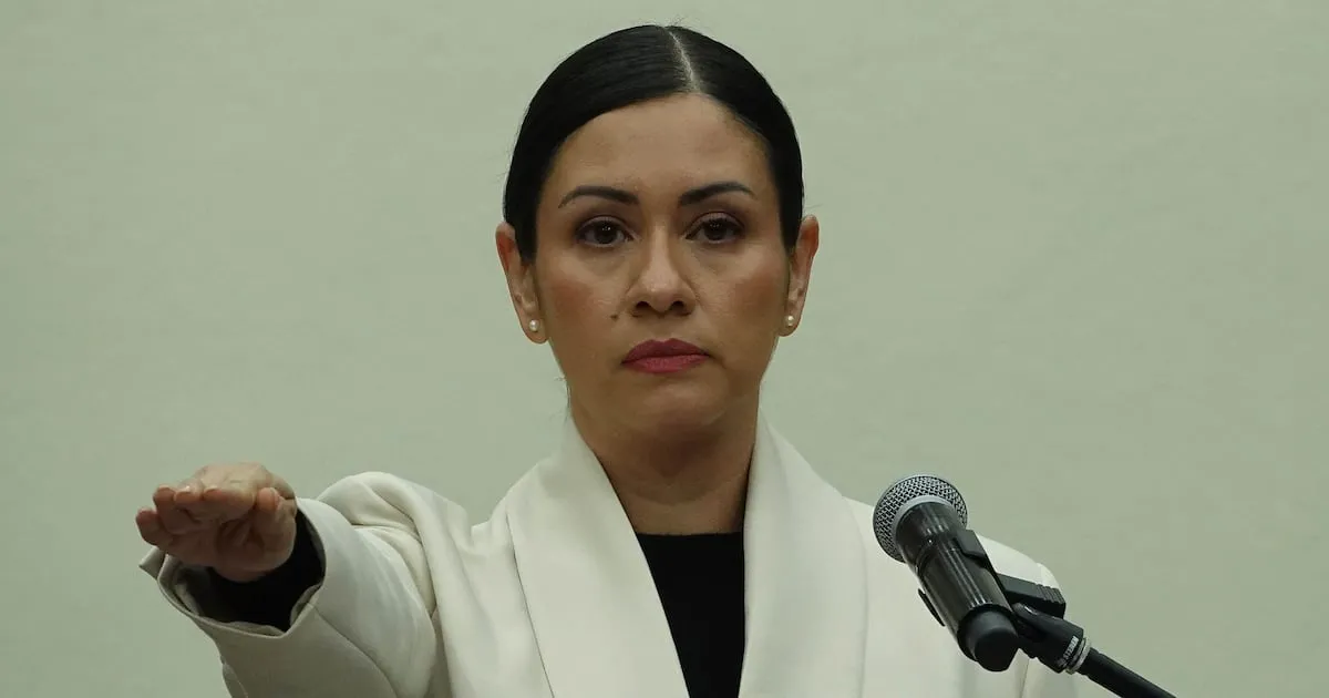 Blanca Cruz toma protesta como presidenta del INE; elecciones de 2027 seguirán sin interrupciones