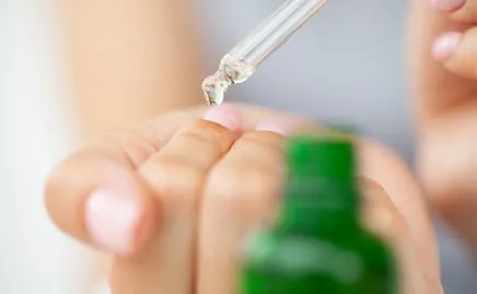 Aceite de ricino para las uñas; cómo aplicarlo para cuidar las cutículas