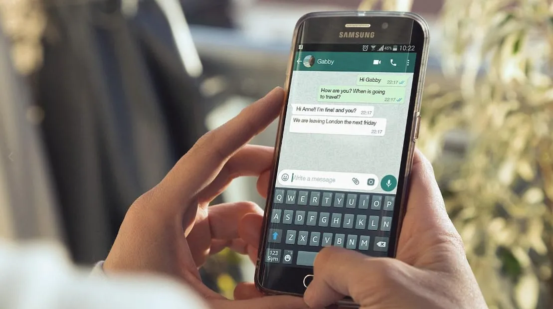 La galería del teléfono es uno de los primeros lugares que conviene revisar para encontrar los archivos multimedia borrados de WhatsApp. Foto: Freepik