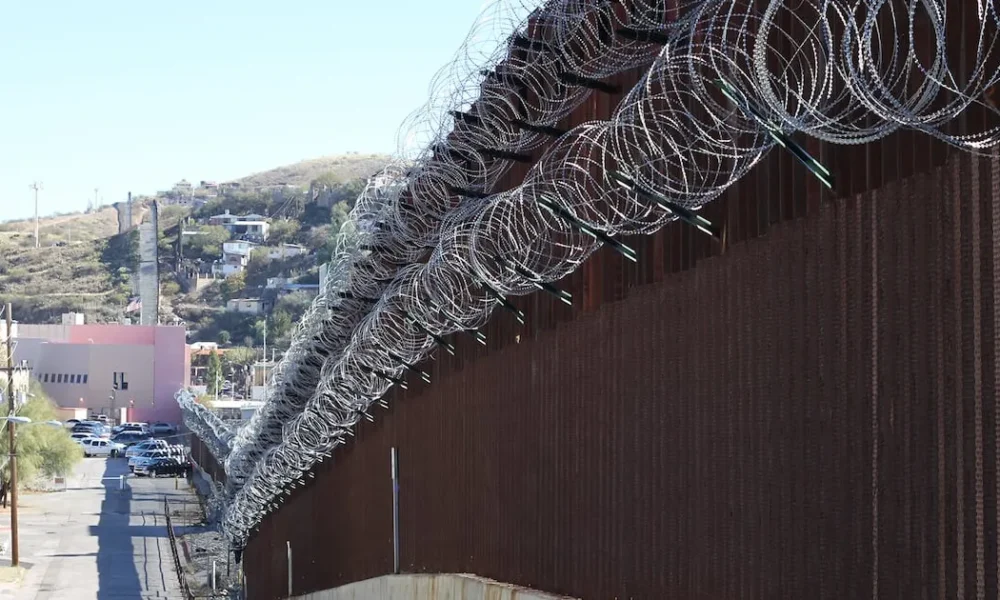 Con ‘dedicatoria’ a los cárteles: Trump prohíbe vuelo de drones no autorizados en frontera con México