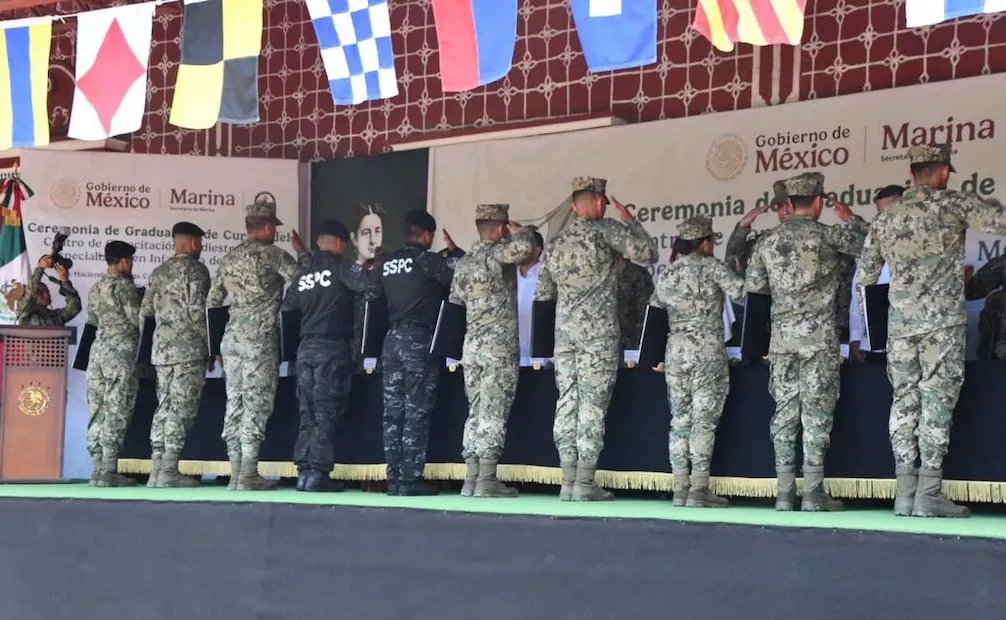 Graduación de 166 nuevos miembros de la Secretaría de Marina (Semar), en Campeche el 31 de octubre de 2026. Foto: X @OHarfuch