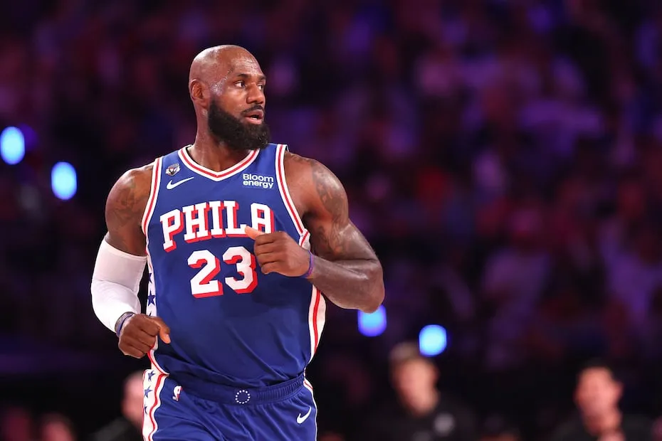 Lebron James con los Philadelphia 76ers - Foto: AFP