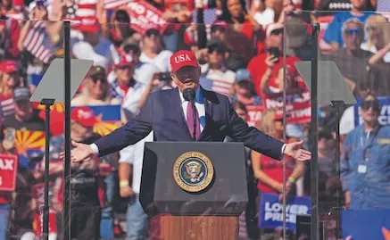 En EU 7 de cada 10 desconfían que Trump reconozca una derrota republicana en legislativas: encuesta; él dice que hay "mucho fraude"