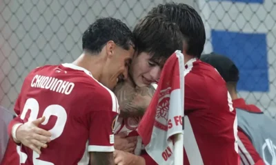 Fortuito remate de La Hormiga González le da triunfo al Olympiacos; van invictos en Europa League