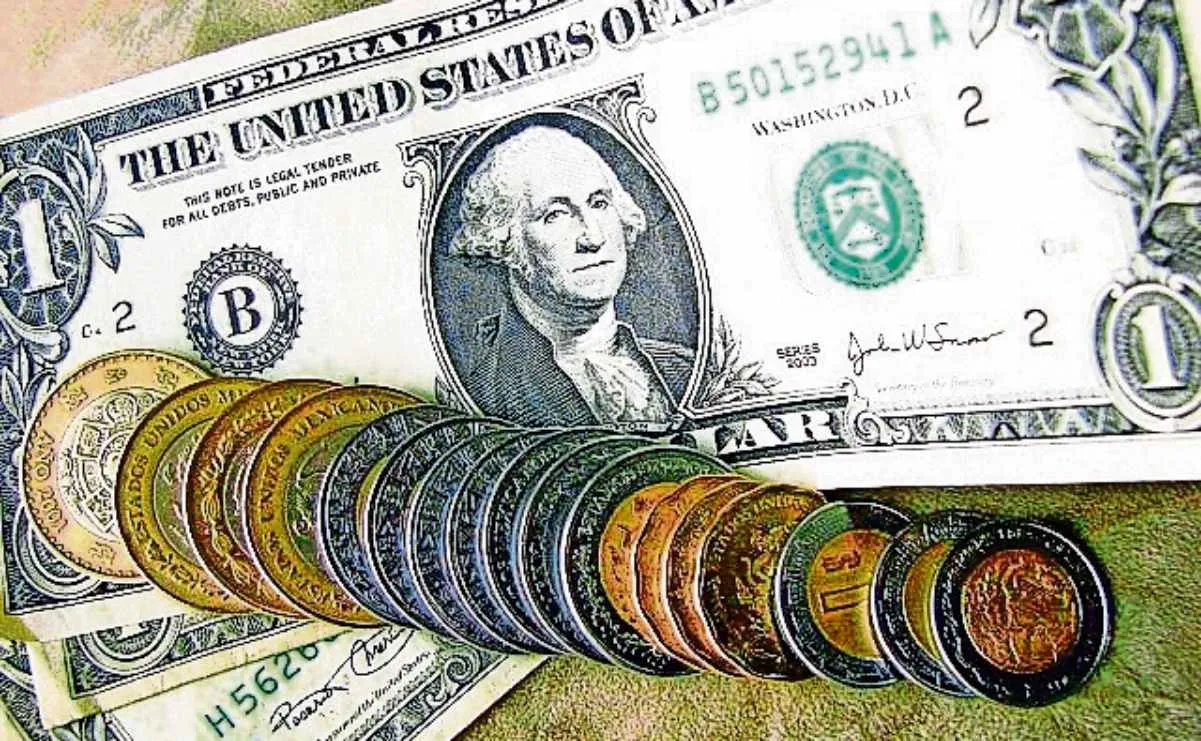 Gigantes de la banca reajustan previsiones para el peso