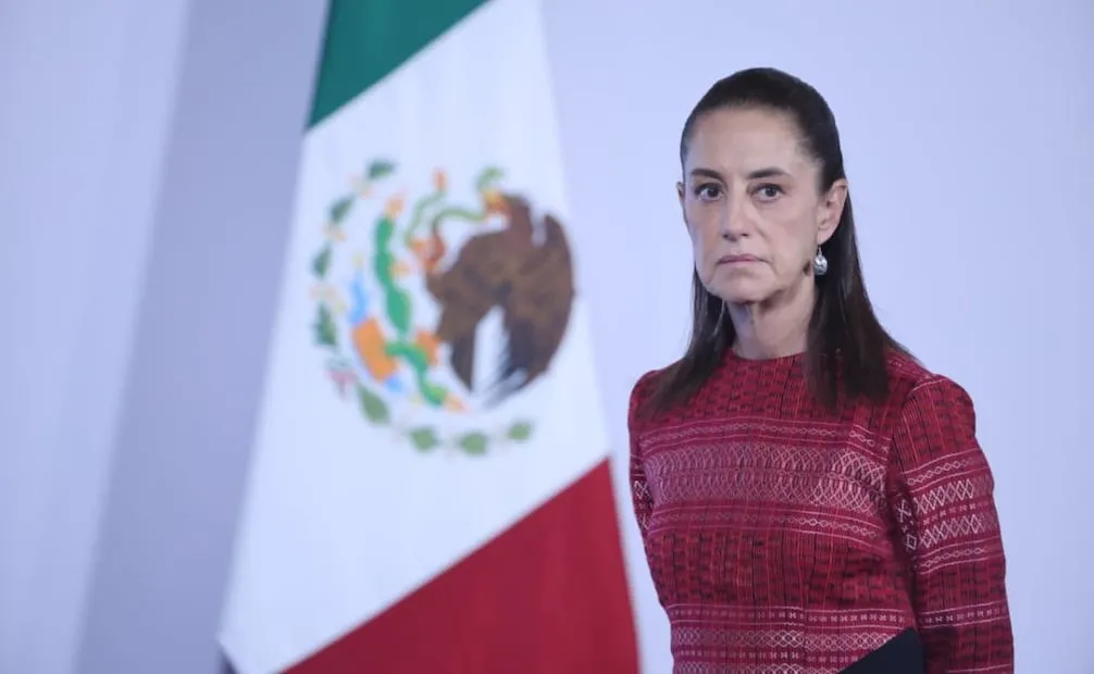 La presidenta Claudia Sheinbaum en la “Mañanera del Pueblo” del 13 de octubre de 2026 en Palacio Nacional. Foto: Luis Camacho/ EL UNIVERSAL